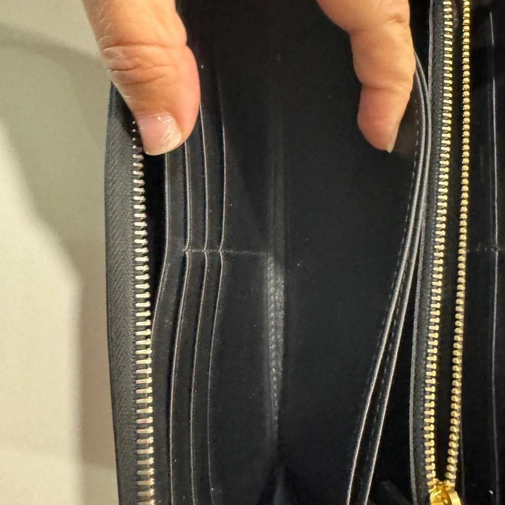 ✨ Prada Quilted Nylon Zip-Around Wallet - Black ✨ - Picture 3 of 11